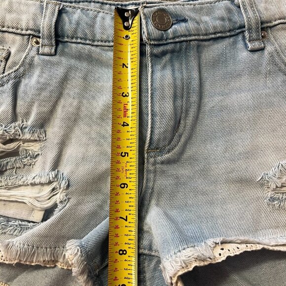 Garage Flirty Festival Distressed Shorts - Picture 10 of 11
